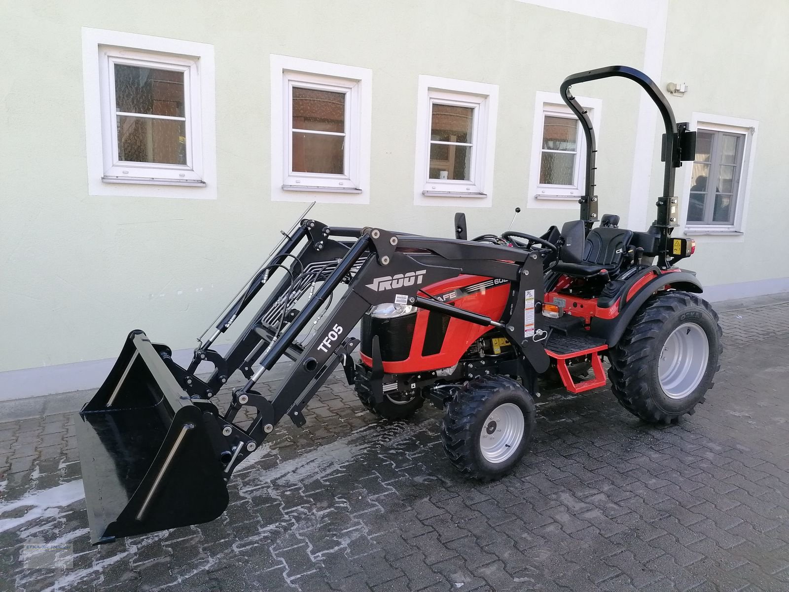 Kommunaltraktor des Typs Sonstige 6028M, Neumaschine in Obing (Bild 7)