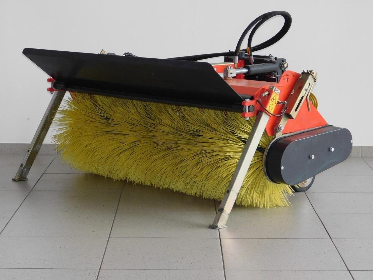 Kommunaltraktor typu Sonstige Adler K560 1,35 m, Gebrauchtmaschine v Beckum (Obrázek 2)