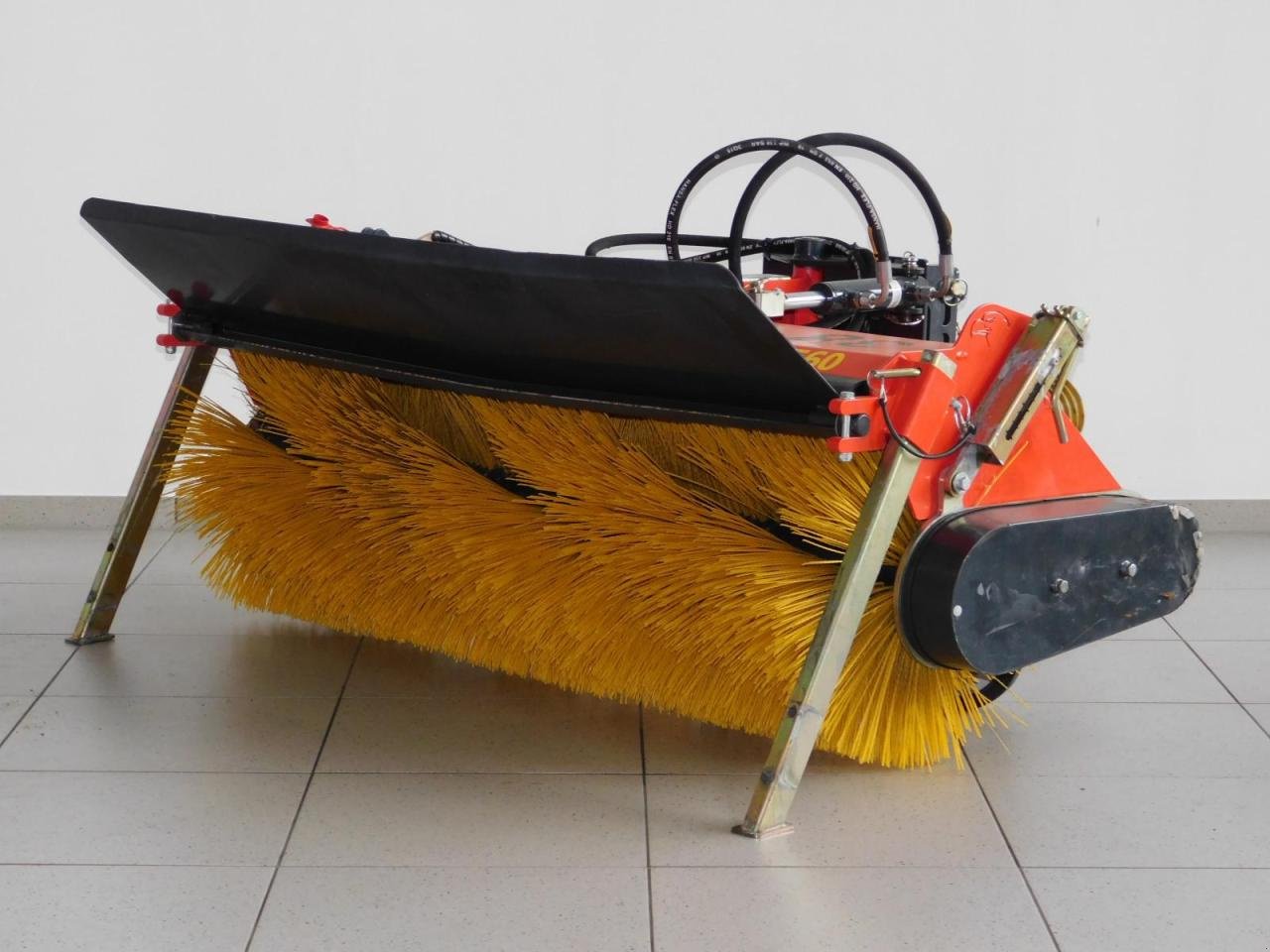 Kommunaltraktor des Typs Sonstige Adler K560 1,50 m, Gebrauchtmaschine in Beckum (Bild 2)