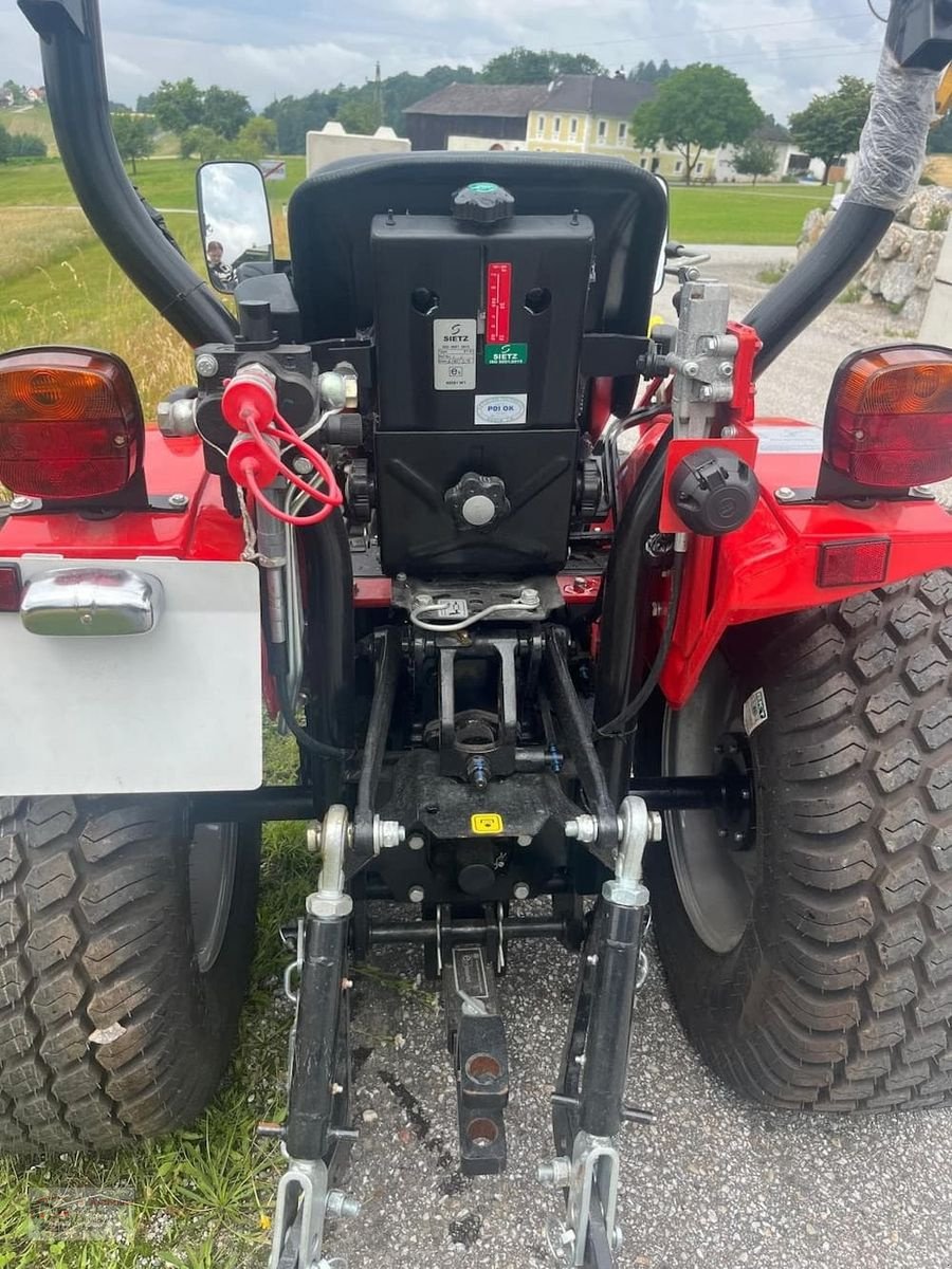 Kommunaltraktor of the type Sonstige FIELDTRAC 224D mit Rasenbereifung & Allrad – NEU, Neumaschine in Dimbach (Picture 22)