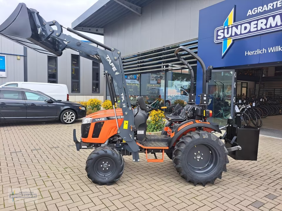 Kommunaltraktor typu Tafe 6028M, Neumaschine v Bassum (Obrázek 2)