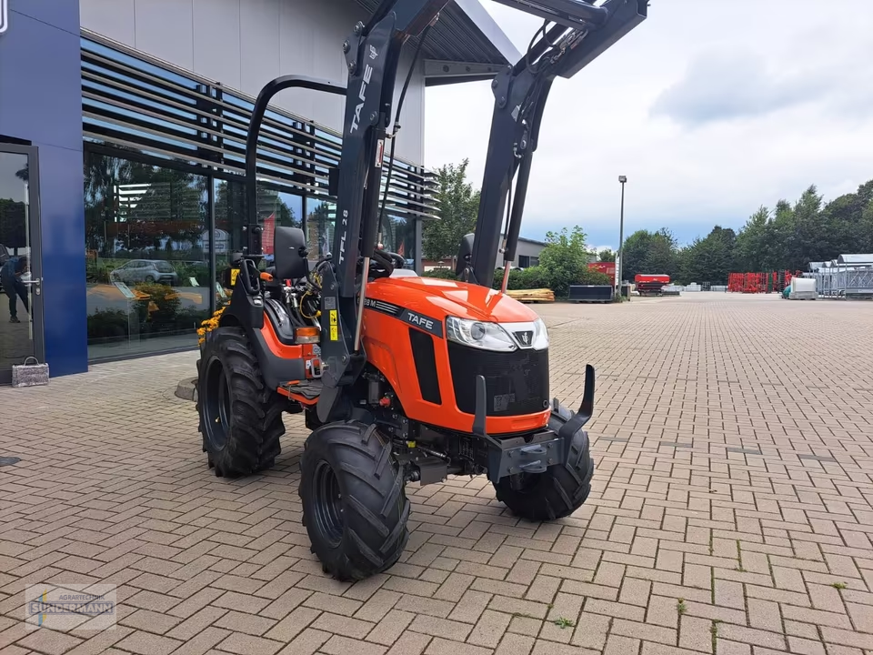 Kommunaltraktor typu Tafe 6028M, Neumaschine v Bassum (Obrázek 3)