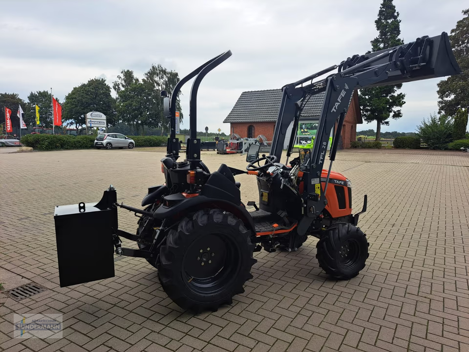 Kommunaltraktor typu Tafe 6028M, Neumaschine v Bassum (Obrázek 4)