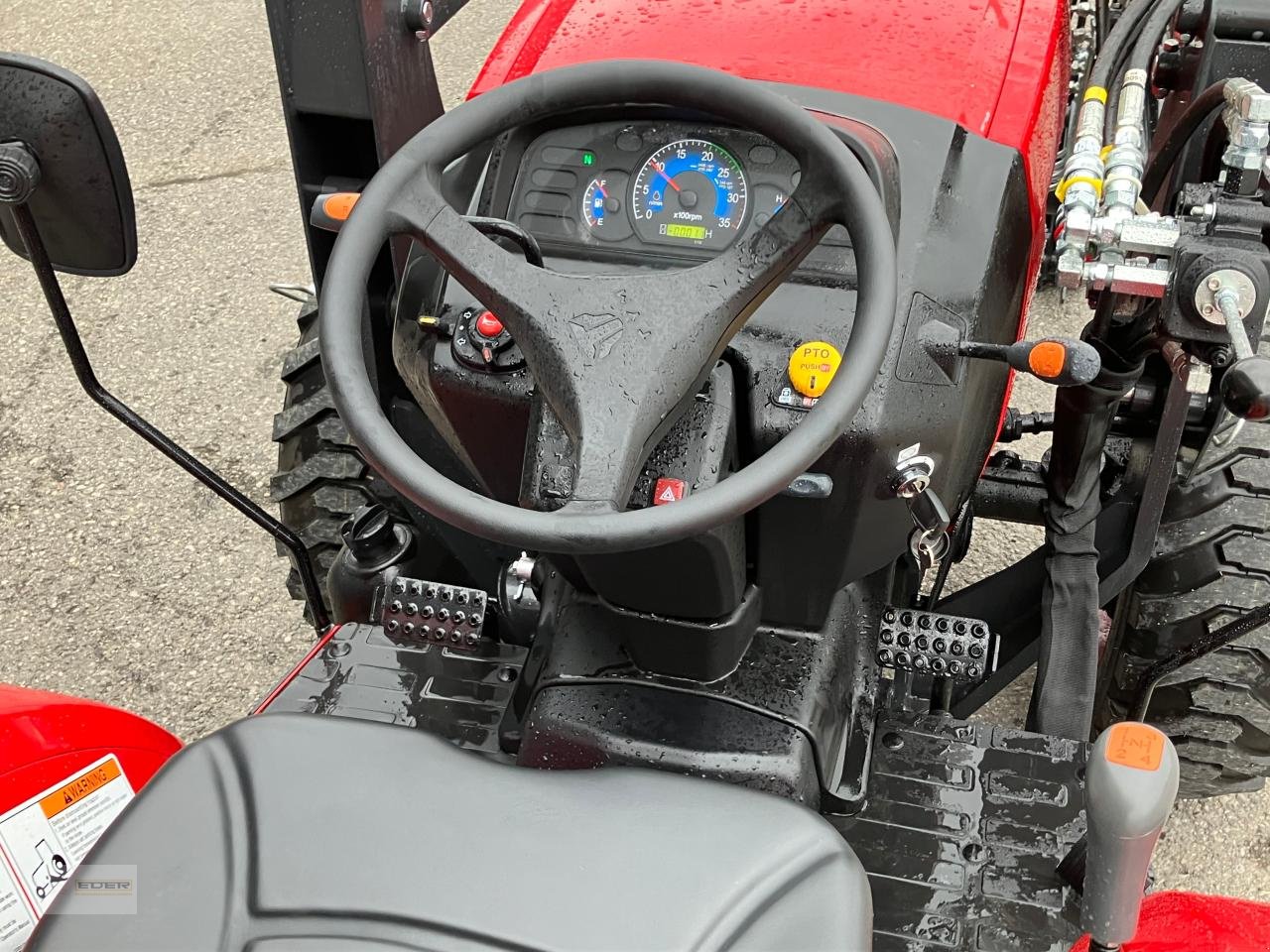 Kommunaltraktor des Typs TYM F25 Rn, Neumaschine in Tuntenhausen (Bild 5)