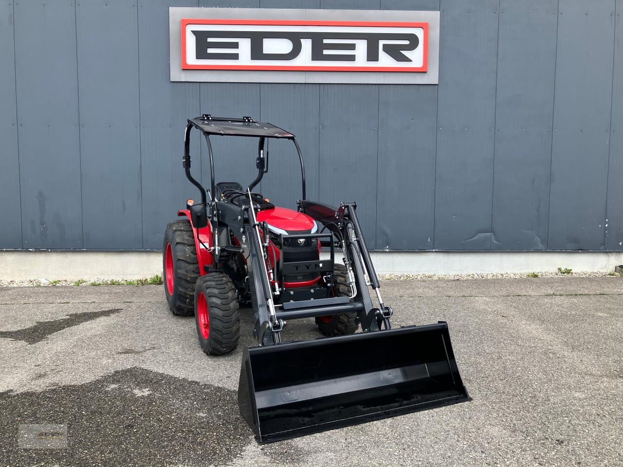 Kommunaltraktor van het type TYM F36 Hn, Neumaschine in Tuntenhausen (Foto 2)