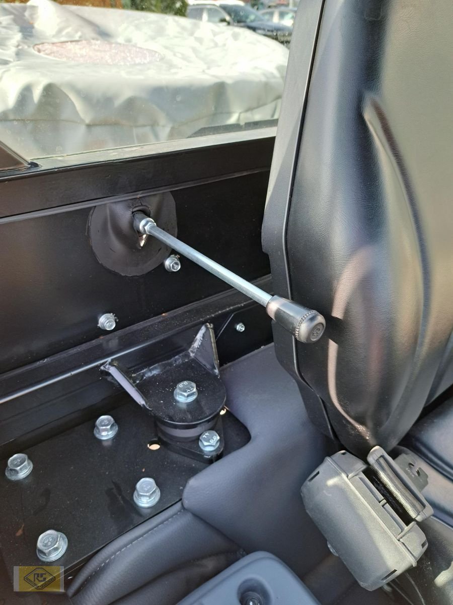 Kommunaltraktor des Typs TYM T-255 Winterdienst, Neumaschine in Beelen (Bild 6)