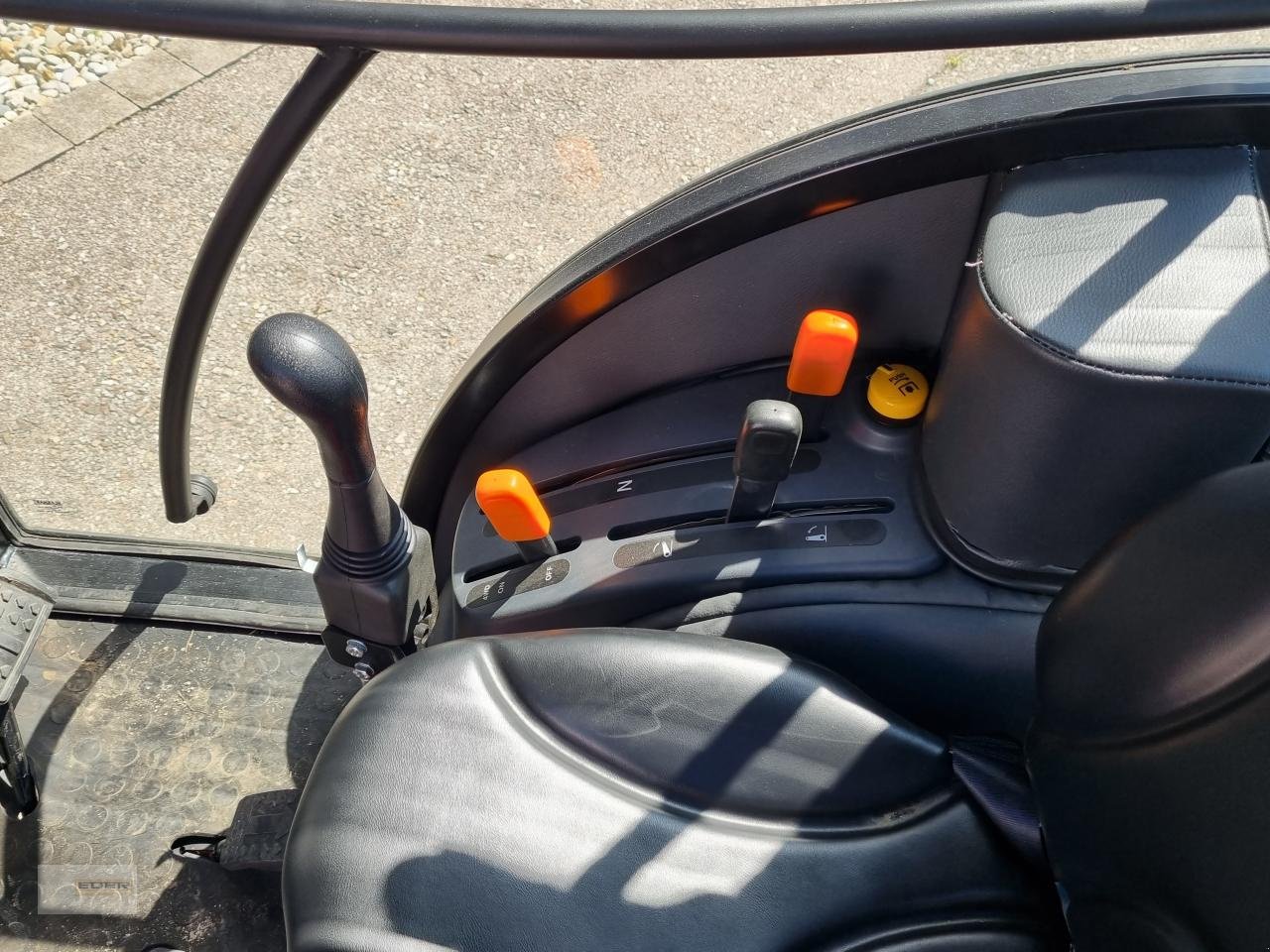 Kommunaltraktor от тип TYM T194 NH Kabine Fronthydraulik, Neumaschine в Tuntenhausen (Снимка 8)