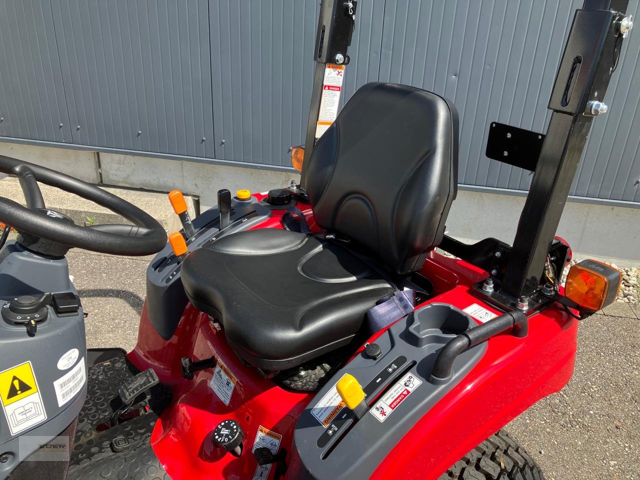 Kommunaltraktor типа TYM T194 Rasentraktor, Neumaschine в Tuntenhausen (Фотография 2)