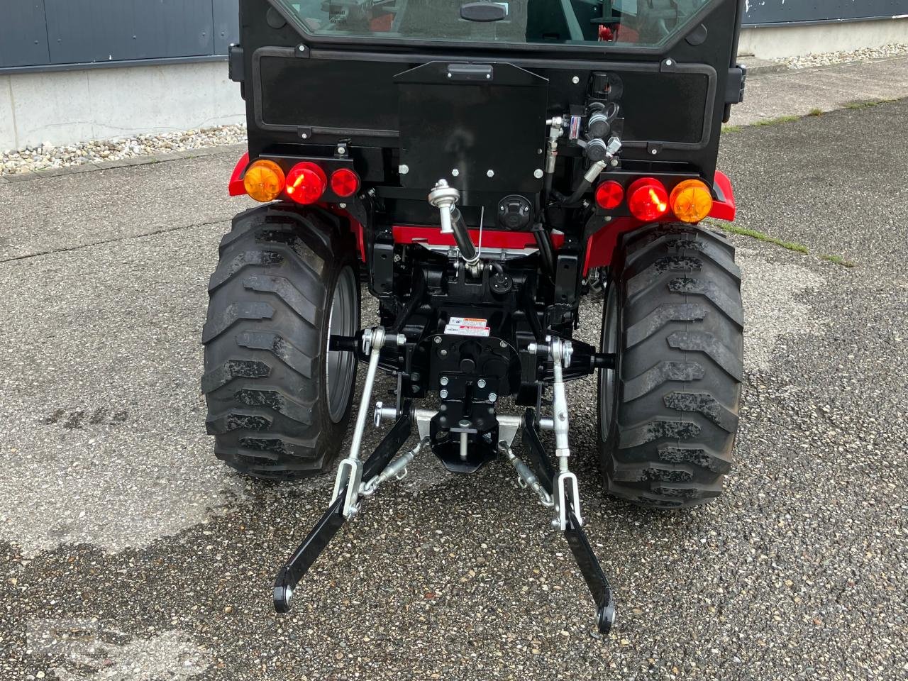 Kommunaltraktor typu TYM T255 NH mit Frontlader und Kabine, Neumaschine v Tuntenhausen (Obrázek 6)