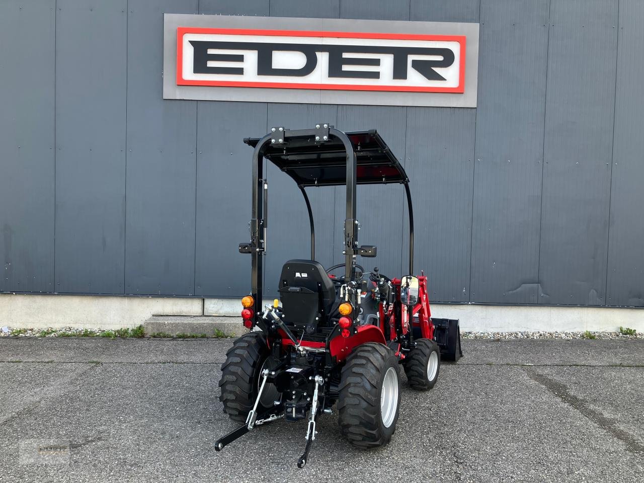 Kommunaltraktor a típus TYM T255 NH mit Frontlader, Neumaschine ekkor: Tuntenhausen (Kép 4)