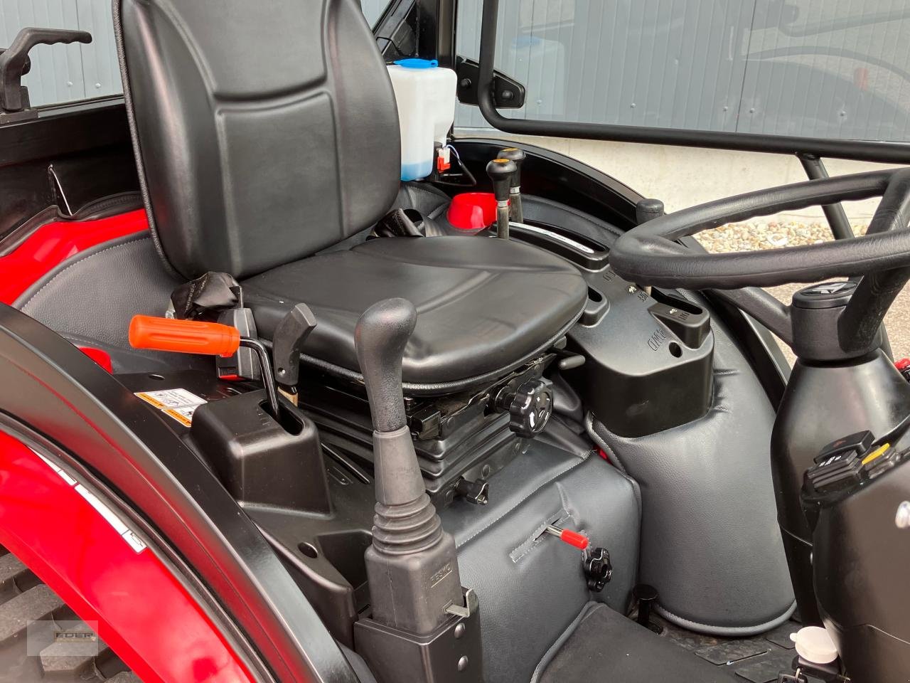 Kommunaltraktor от тип TYM T265 NH mit Frontlader und Kabine, Neumaschine в Tuntenhausen (Снимка 3)