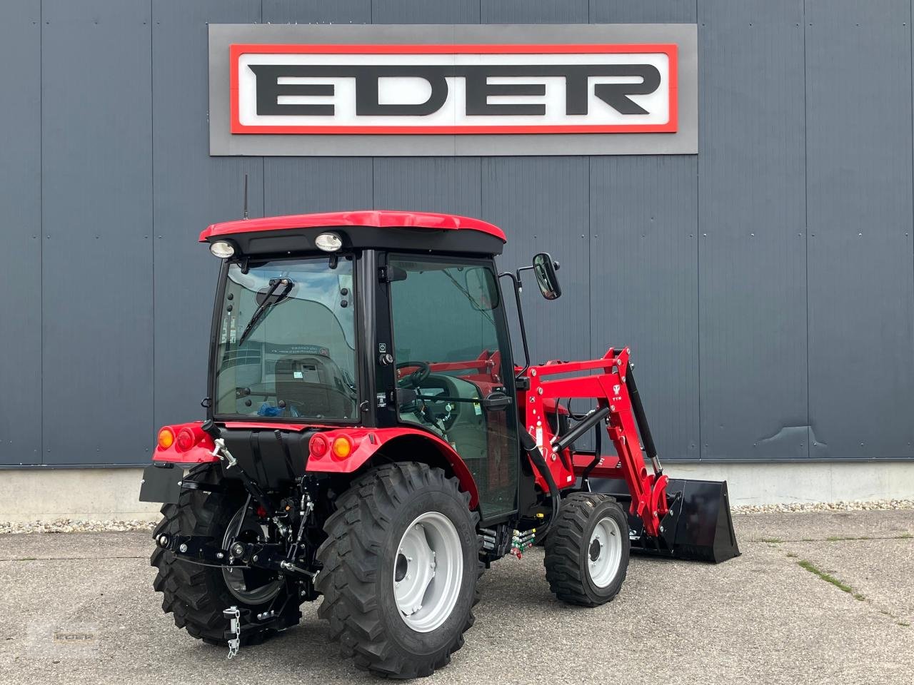 Kommunaltraktor Türe ait TYM T475 SH mit Kabine und Frontlader, Neumaschine içinde Tuntenhausen (resim 3)