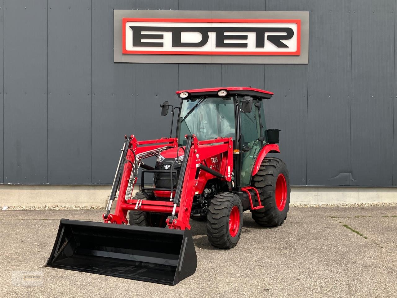 Kommunaltraktor a típus TYM T495 SH mit Kabine und Frontalder, Neumaschine ekkor: Tuntenhausen (Kép 1)