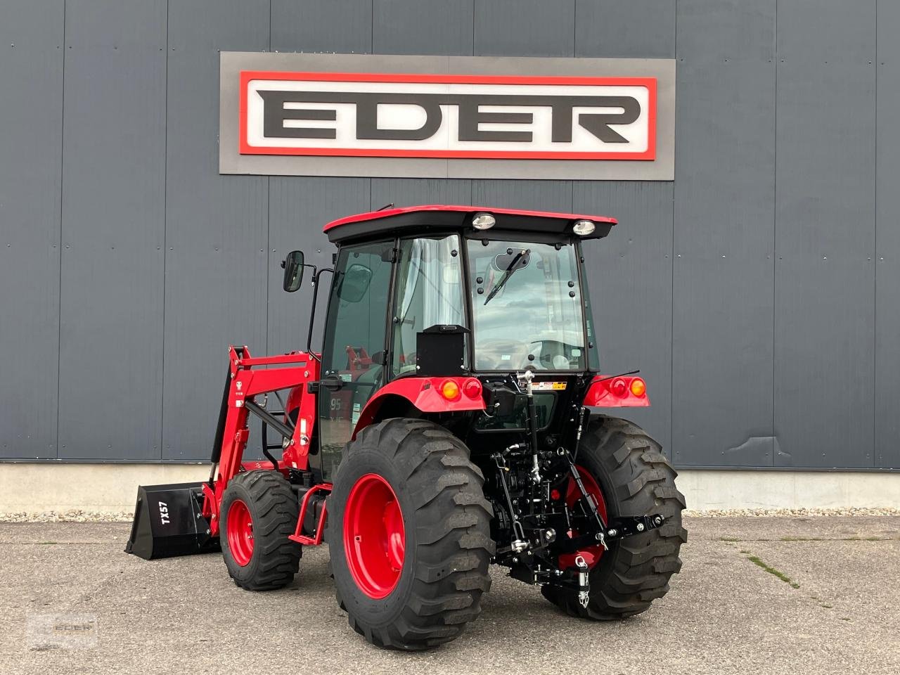 Kommunaltraktor a típus TYM T495 SH mit Kabine und Frontalder, Neumaschine ekkor: Tuntenhausen (Kép 4)