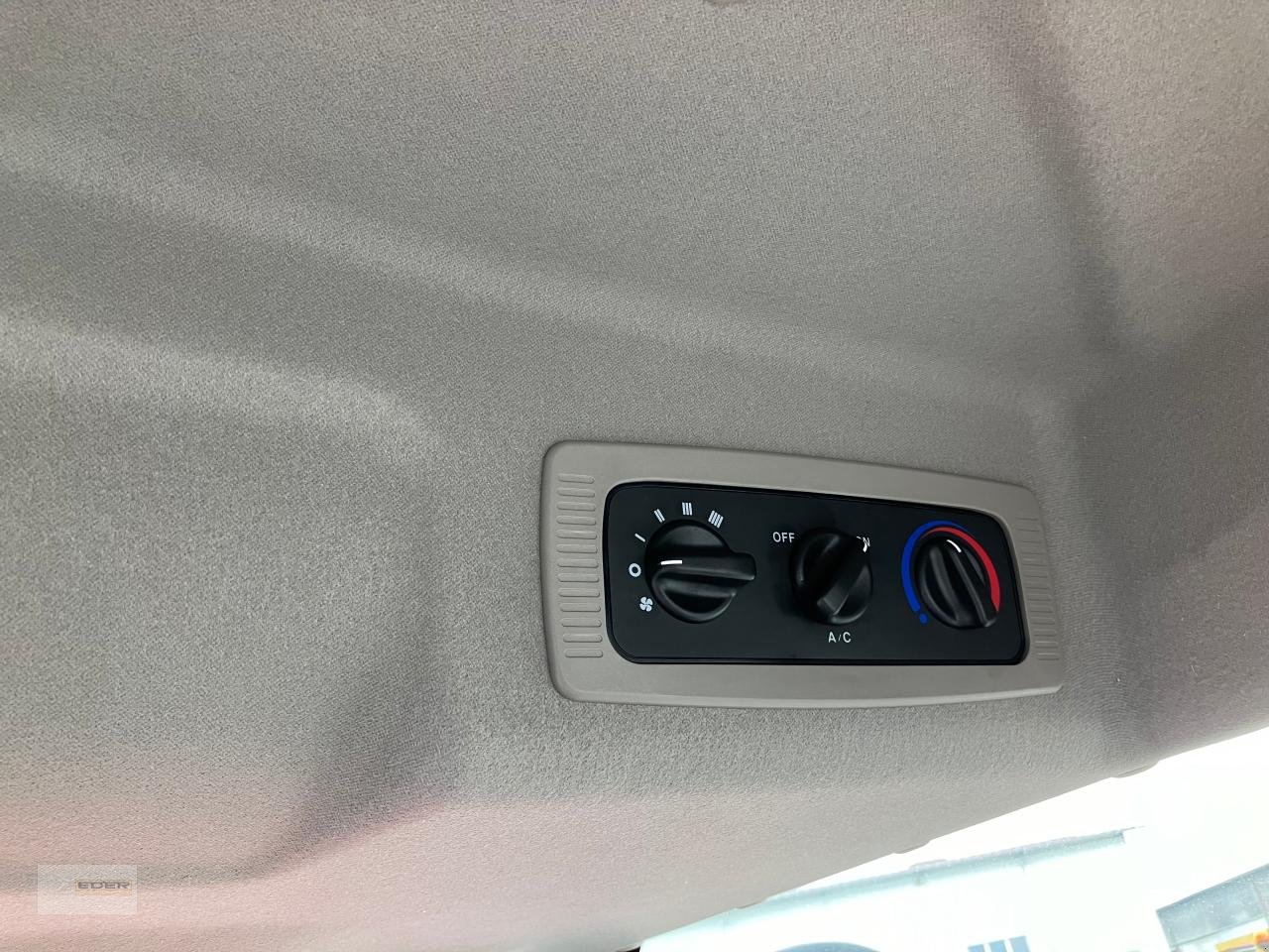 Kommunaltraktor typu TYM T495 ST mit Kabine und Frontalder, Neumaschine v Tuntenhausen (Obrázek 10)