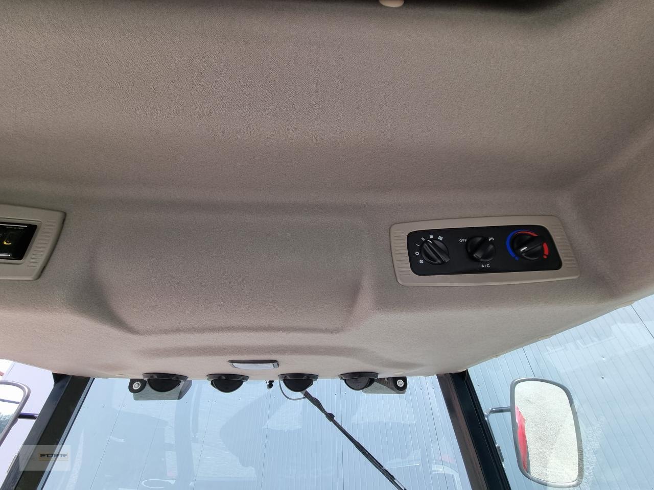 Kommunaltraktor типа TYM T555 SH mit Fronthydraulik, Neumaschine в Tuntenhausen (Фотография 9)