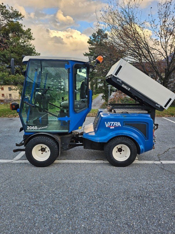 Kommunaltraktor типа Vitra 2060 Trendline, Gebrauchtmaschine в Susten (Фотография 1)