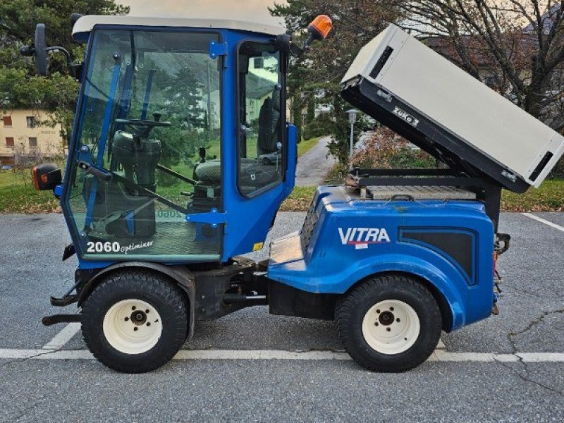 Kommunaltraktor des Typs Vitra 2060 Trendline, Gebrauchtmaschine in Susten (Bild 1)