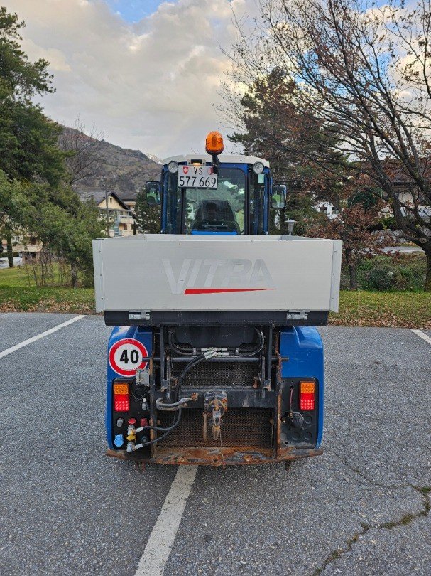 Kommunaltraktor типа Vitra 2060 Trendline, Gebrauchtmaschine в Susten (Фотография 4)