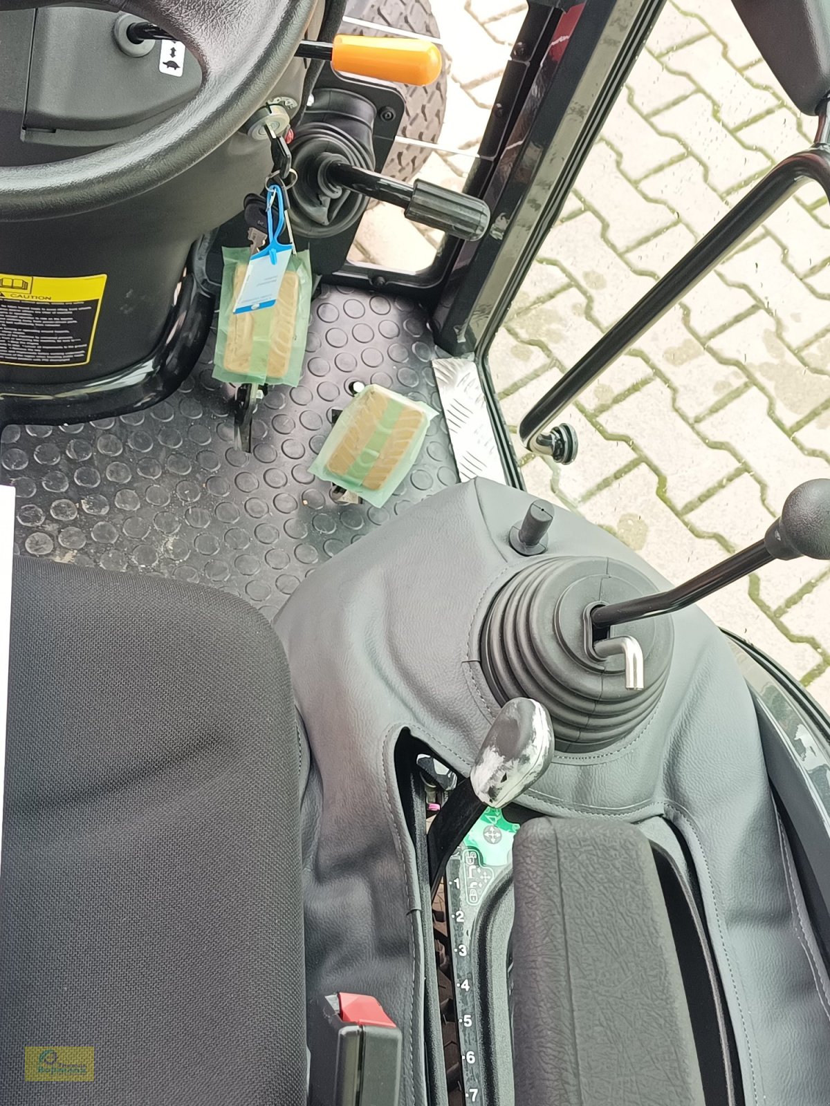 Kommunaltraktor tipa Yanmar SA 222, Neumaschine u Tegernbach (Slika 13)