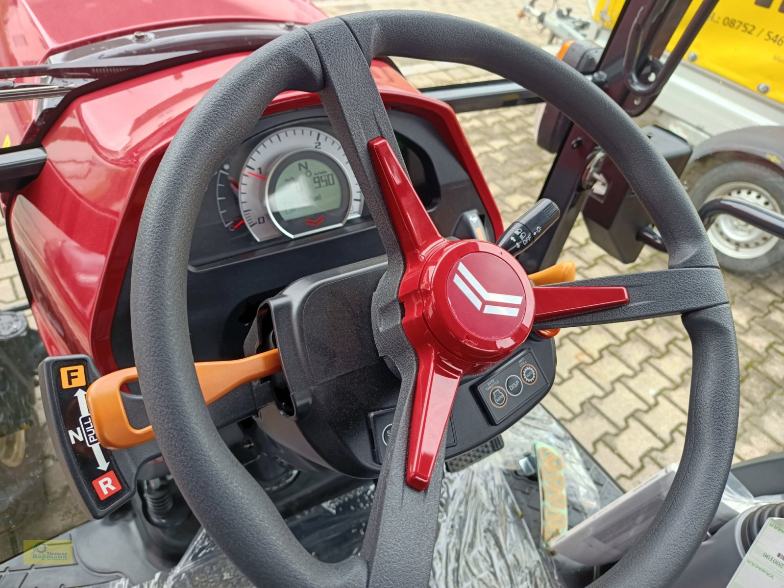 Kommunaltraktor typu Yanmar YT359, Neumaschine v Tegernbach (Obrázek 8)
