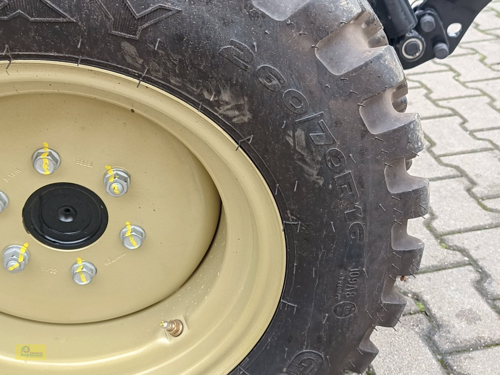 Kommunaltraktor typu Yanmar YT359, Neumaschine v Tegernbach (Obrázek 14)