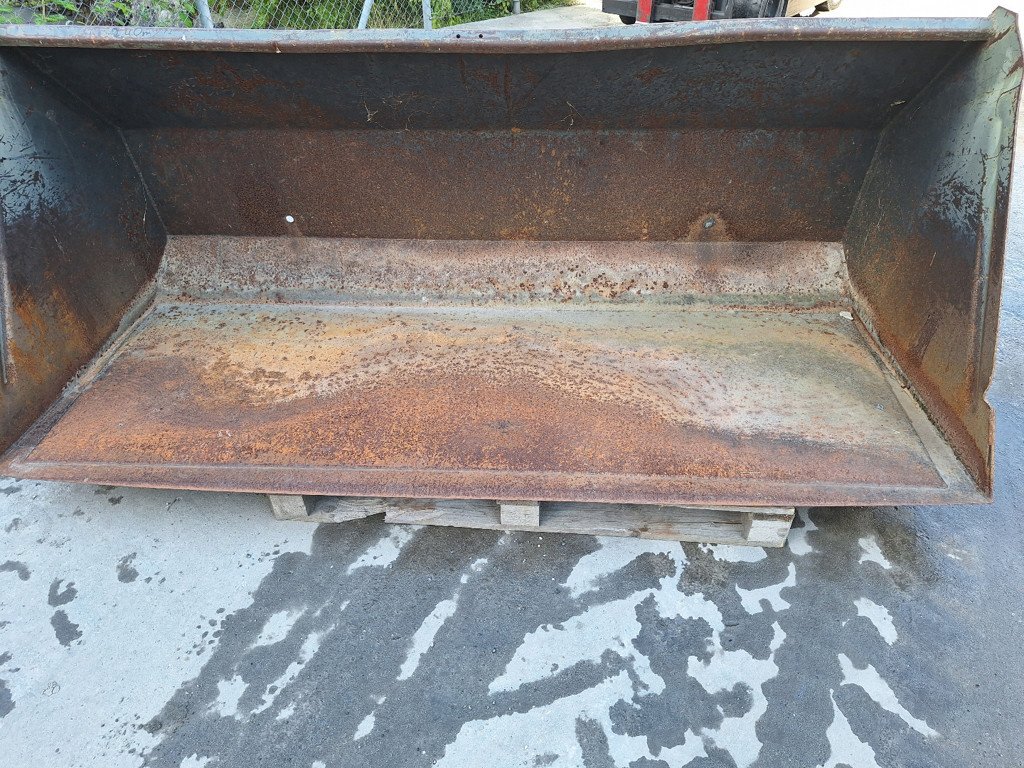 Kompaktlader of the type Alö 240 Schaufel, Gebrauchtmaschine in Chur (Picture 2)