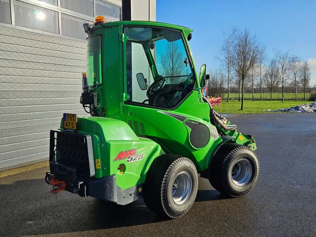 Kompaktlader vrste Avant 528 mini-shovel met DLX Cabine, Gebrauchtmaschine v BENNEKOM (Slika 3)