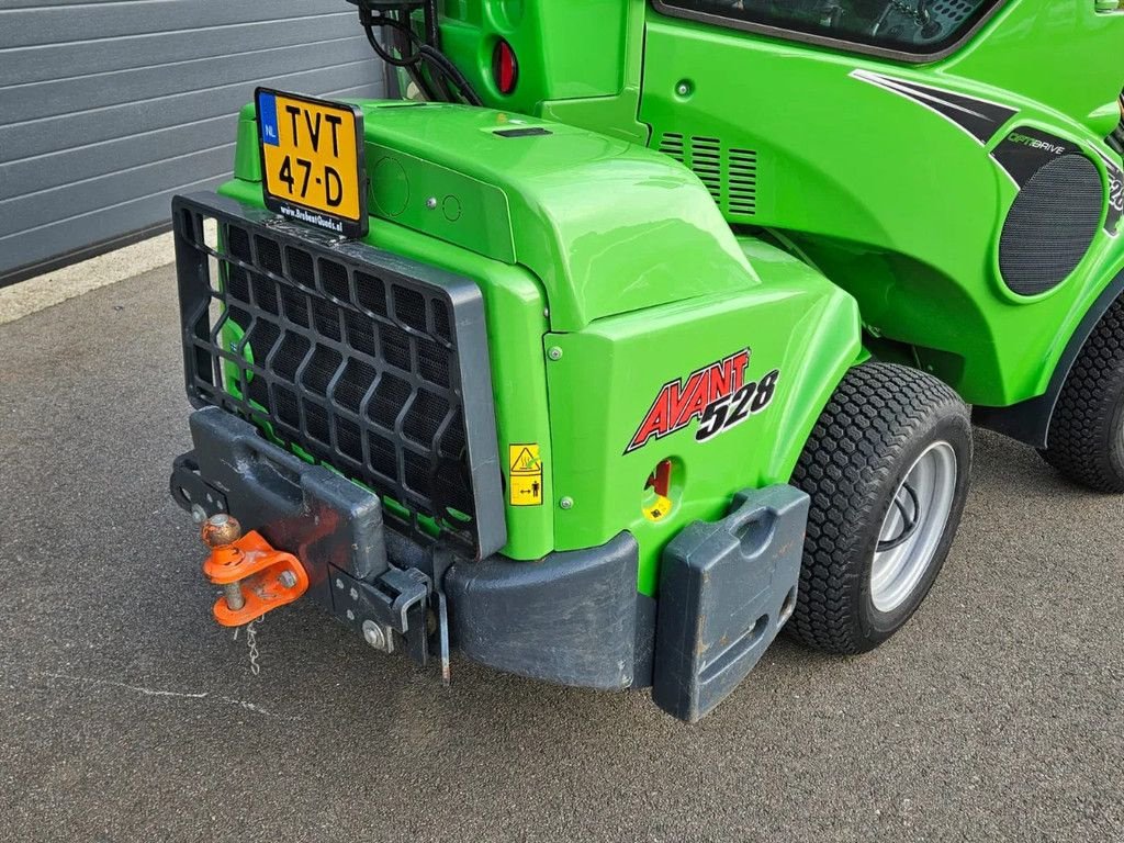 Kompaktlader of the type Avant 528 mini-shovel met DLX Cabine, Gebrauchtmaschine in BENNEKOM (Picture 10)