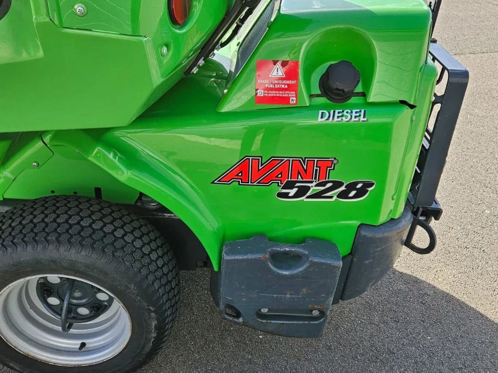 Kompaktlader of the type Avant 528 mini-shovel met DLX Cabine, Gebrauchtmaschine in BENNEKOM (Picture 11)
