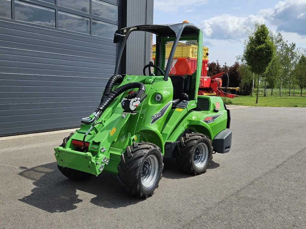 Kompaktlader of the type Avant 528 Rental mini-shovel, Gebrauchtmaschine in BENNEKOM (Picture 11)