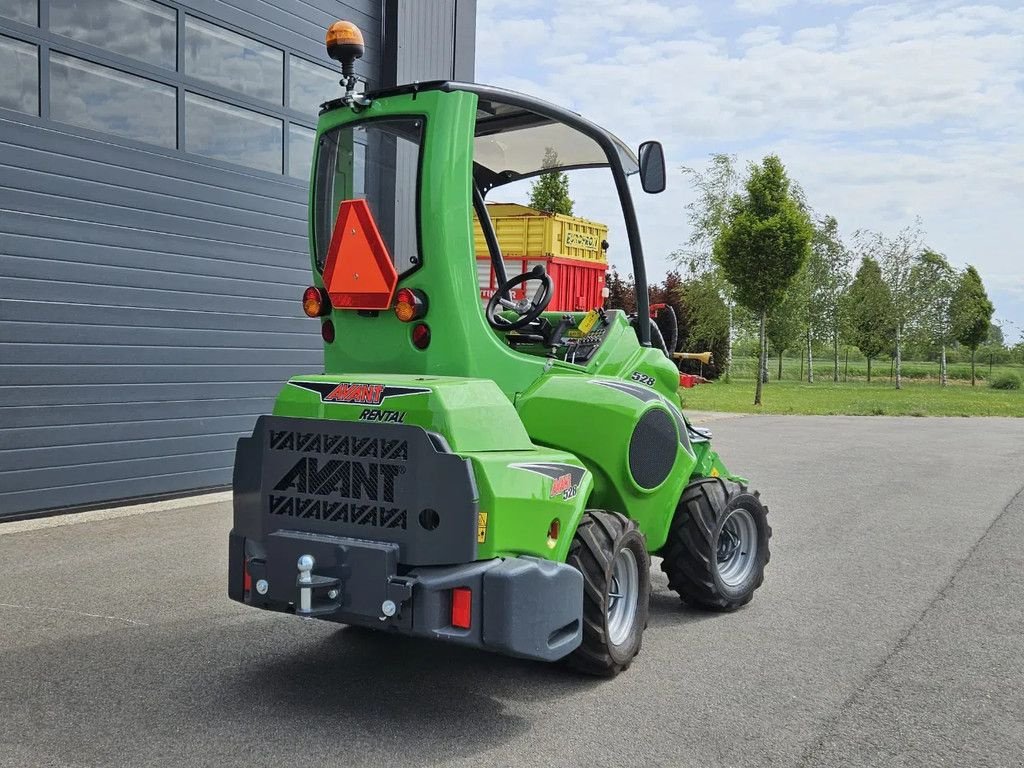 Kompaktlader of the type Avant 528 Rental mini-shovel, Gebrauchtmaschine in BENNEKOM (Picture 4)