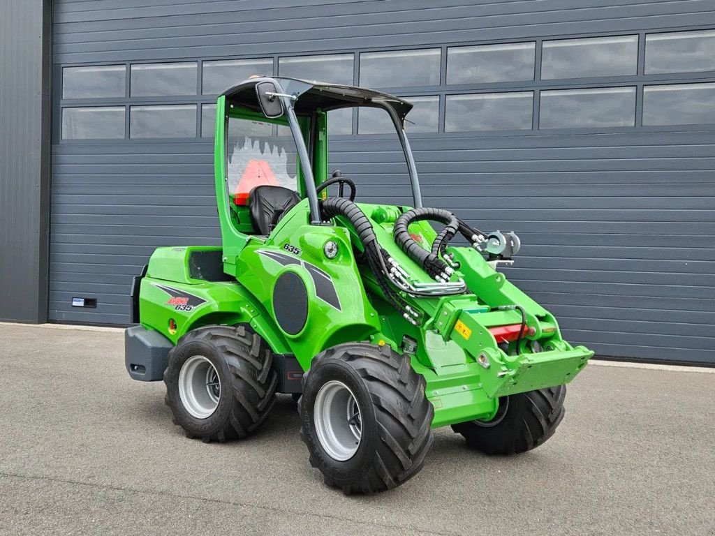 Kompaktlader of the type Avant 635i Rental mini-shovel, Gebrauchtmaschine in BENNEKOM (Picture 1)