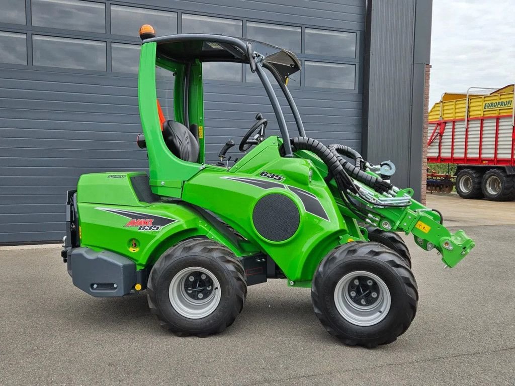 Kompaktlader of the type Avant 635i Rental mini-shovel, Gebrauchtmaschine in BENNEKOM (Picture 2)