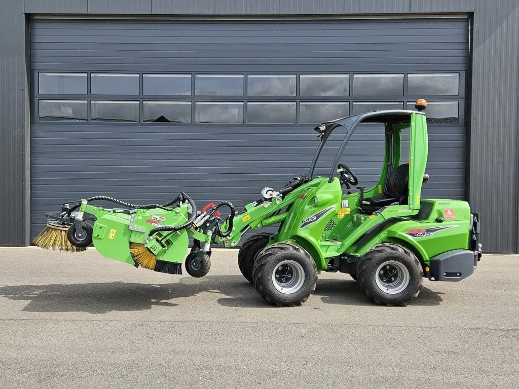 Kompaktlader des Typs Avant 645i Rental mini-shovel, Gebrauchtmaschine in BENNEKOM (Bild 10)