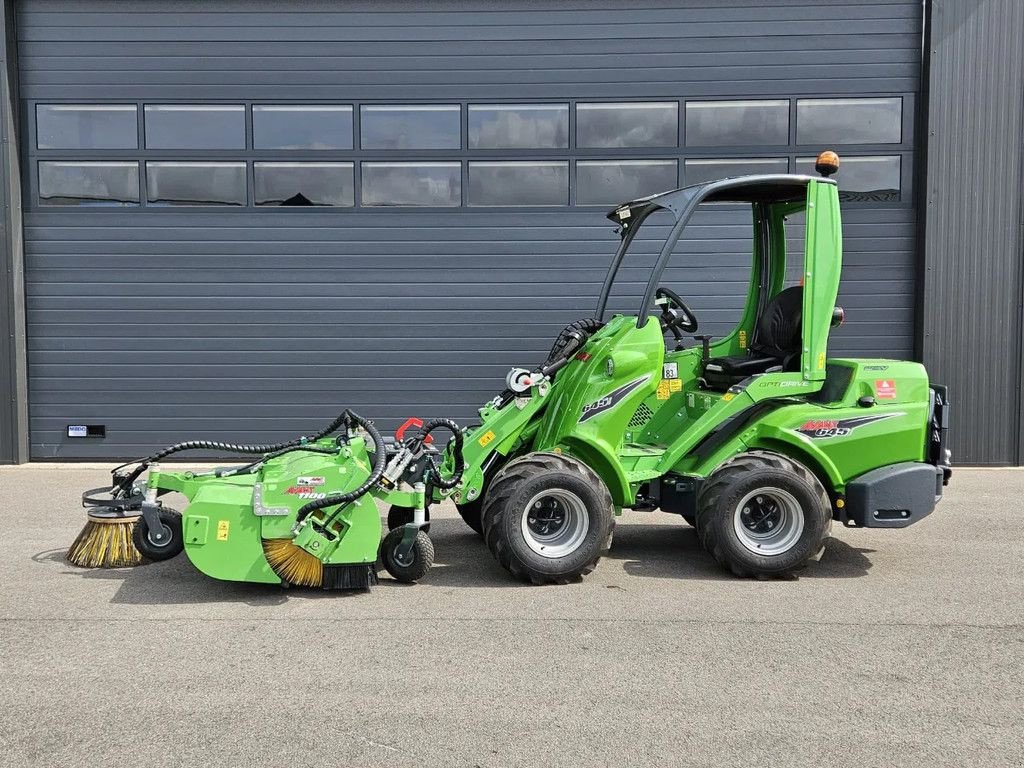 Kompaktlader des Typs Avant 645i Rental mini-shovel, Gebrauchtmaschine in BENNEKOM (Bild 9)