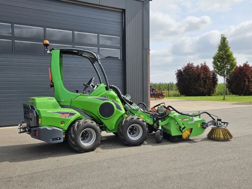 Kompaktlader des Typs Avant 645i Rental mini-shovel, Gebrauchtmaschine in BENNEKOM (Bild 3)