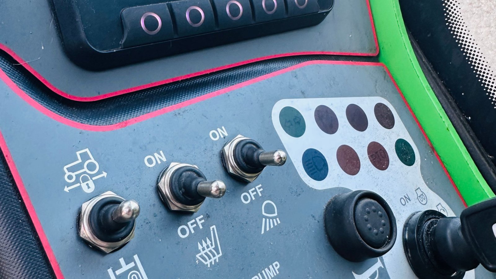 Kompaktlader of the type Avant 650i Avant 650i, Gebrauchtmaschine in Roskilde (Picture 13)