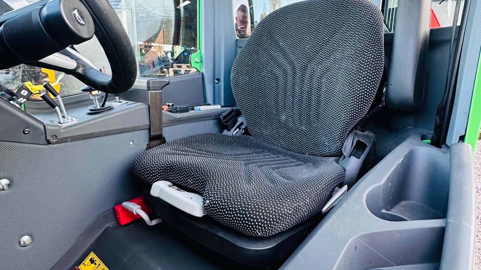 Kompaktlader of the type Avant 650i Avant 650i, Gebrauchtmaschine in Roskilde (Picture 9)