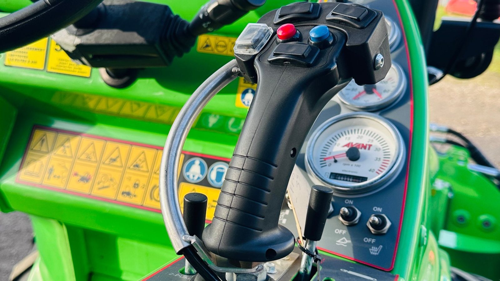 Kompaktlader of the type Avant 735 Avant 735, Gebrauchtmaschine in Roskilde (Picture 11)