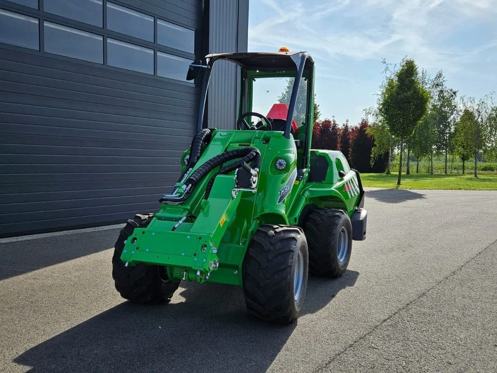 Kompaktlader of the type Avant 735i Rental mini-shovel, Gebrauchtmaschine in BENNEKOM (Picture 10)
