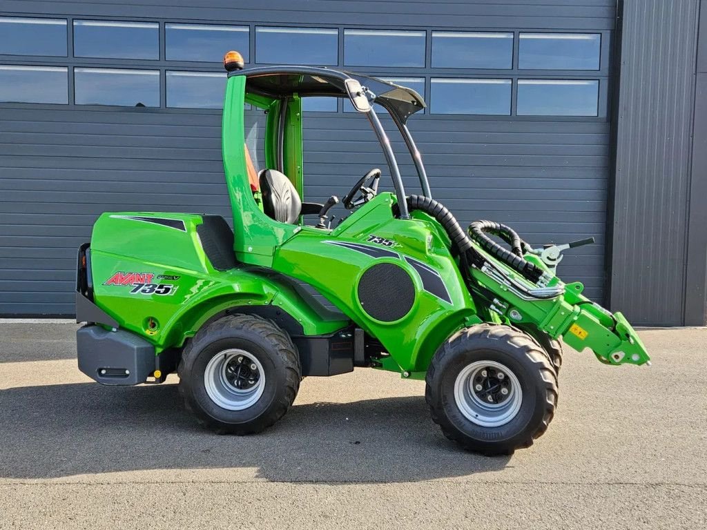 Kompaktlader of the type Avant 735i Rental mini-shovel, Gebrauchtmaschine in BENNEKOM (Picture 2)