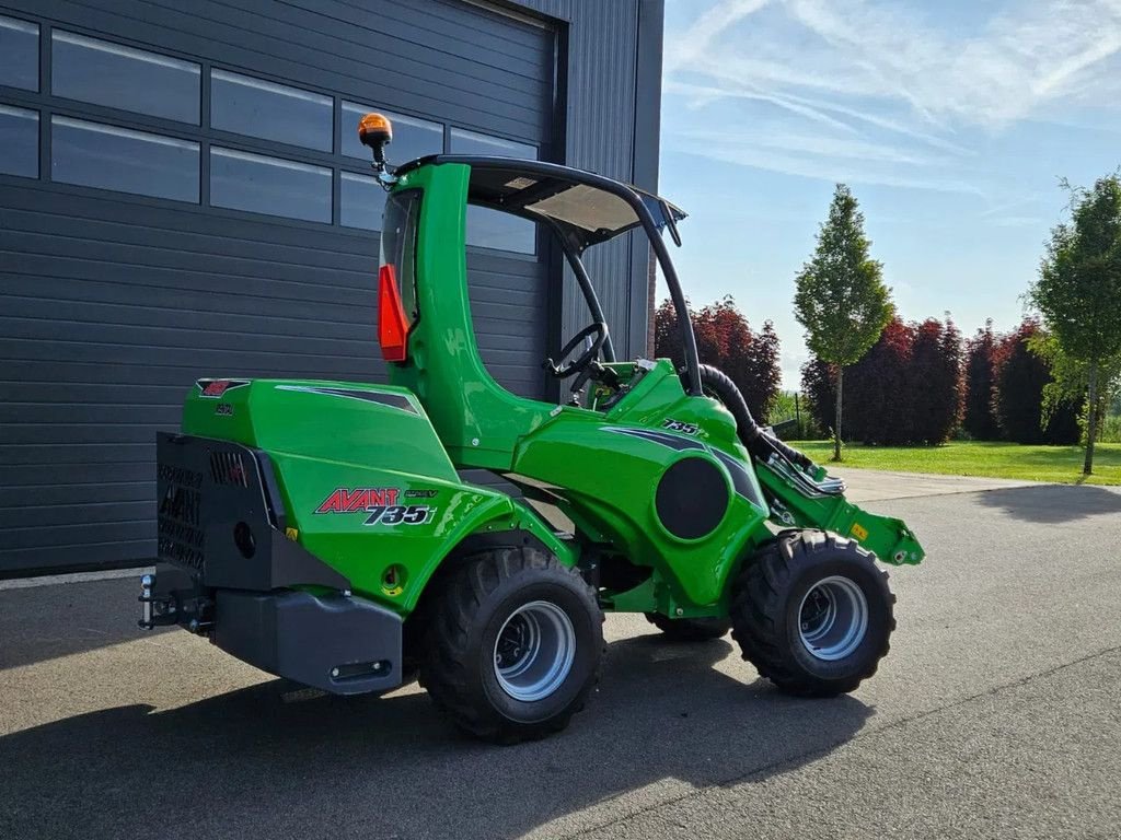 Kompaktlader of the type Avant 735i Rental mini-shovel, Gebrauchtmaschine in BENNEKOM (Picture 3)