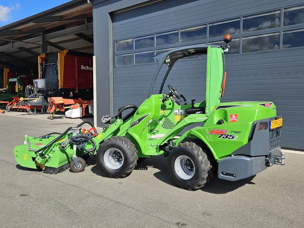 Kompaktlader of the type Avant 735i Rental mini-shovel, Gebrauchtmaschine in BENNEKOM (Picture 7)