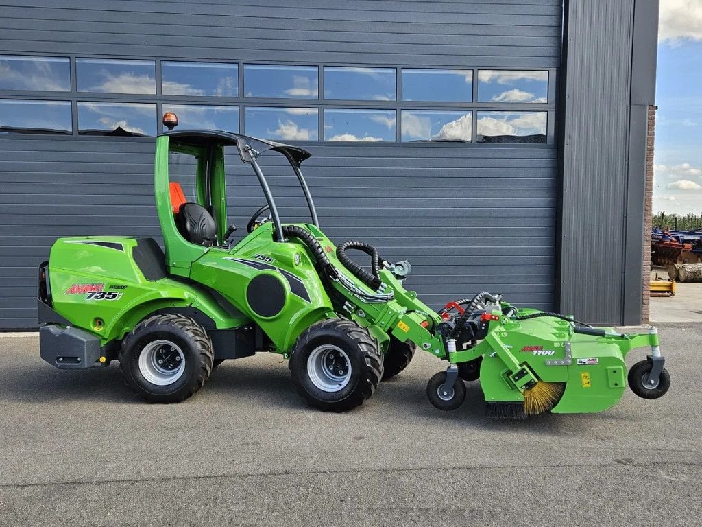 Kompaktlader of the type Avant 735i Rental mini-shovel, Gebrauchtmaschine in BENNEKOM (Picture 2)