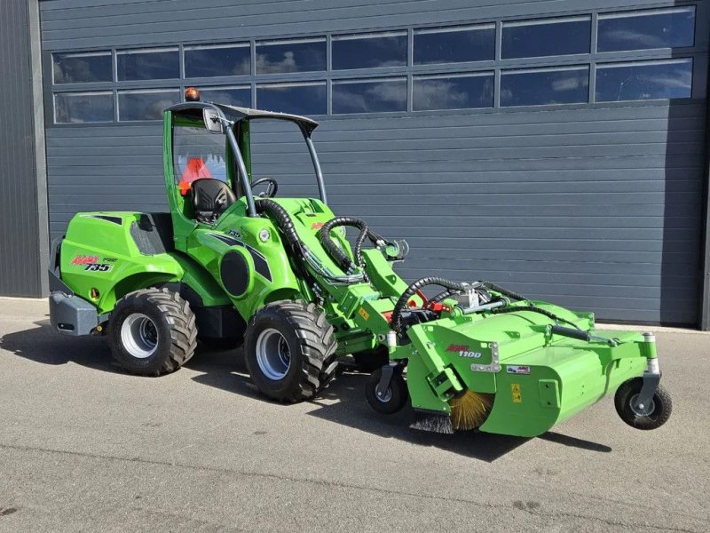 Kompaktlader of the type Avant 735i Rental mini-shovel, Gebrauchtmaschine in BENNEKOM (Picture 1)