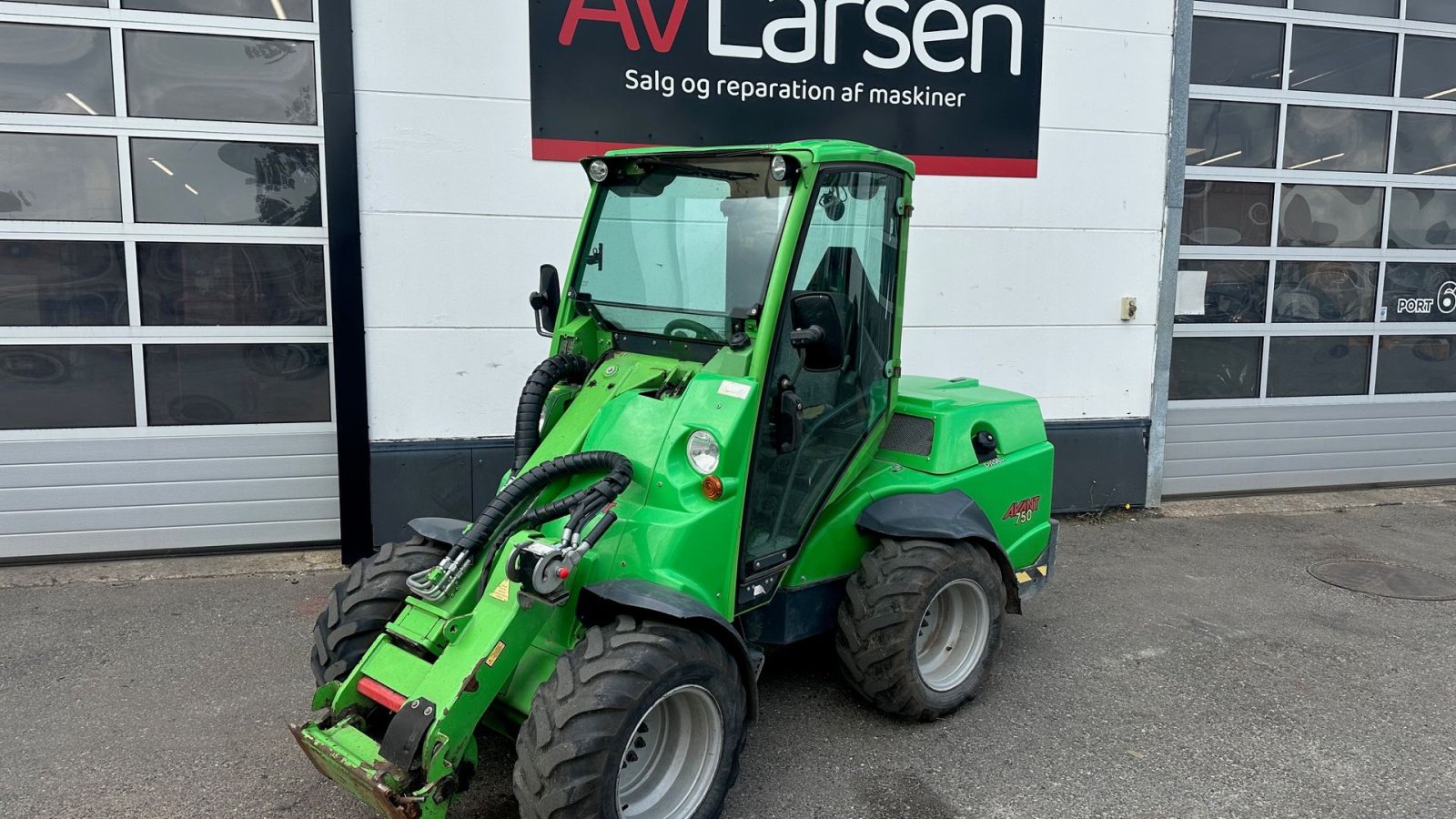 Kompaktlader of the type Avant 750 Kabine og redskaber, Gebrauchtmaschine in Dronninglund (Picture 1)