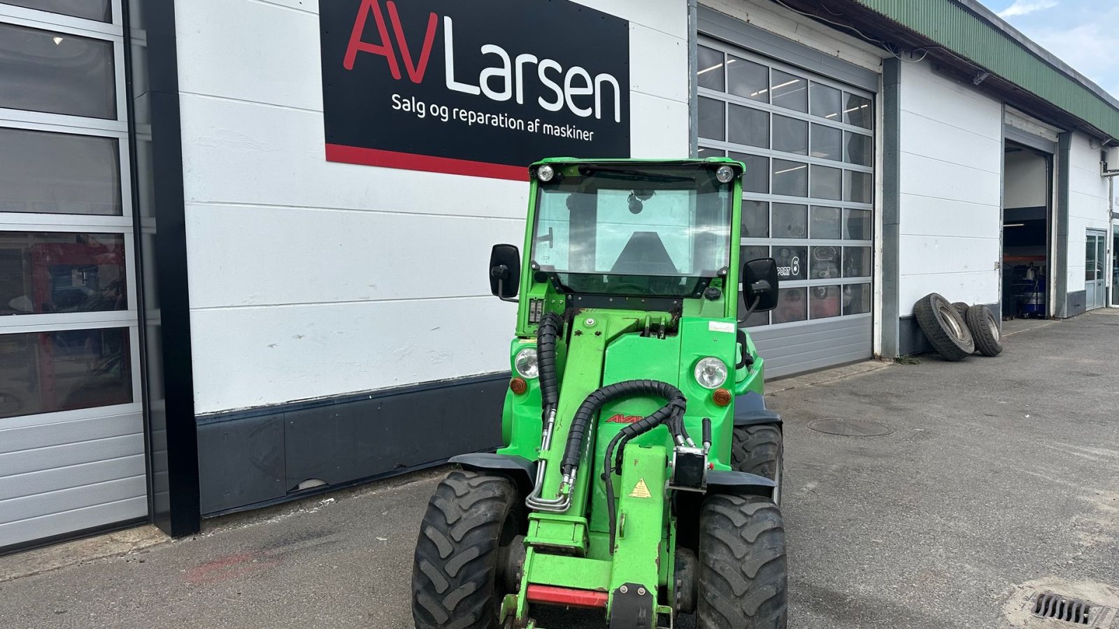 Kompaktlader of the type Avant 750 Kabine og redskaber, Gebrauchtmaschine in Dronninglund (Picture 2)