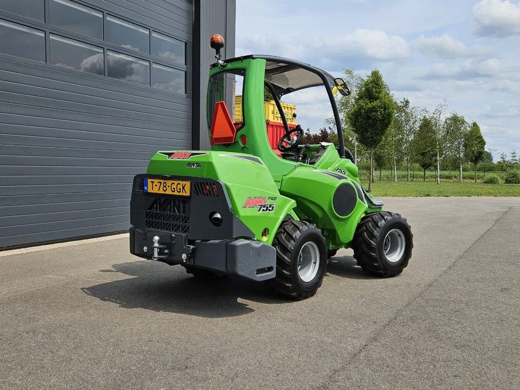 Kompaktlader of the type Avant 755i Rental mini-shovel, Gebrauchtmaschine in BENNEKOM (Picture 4)