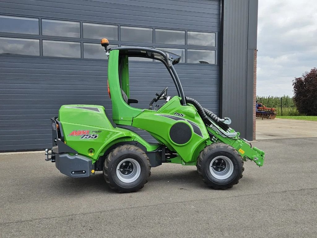 Kompaktlader of the type Avant 755i Rental mini-shovel, Gebrauchtmaschine in BENNEKOM (Picture 3)